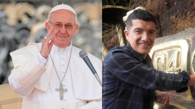 Richard Carapaz es bendecido por el Papa Francisco